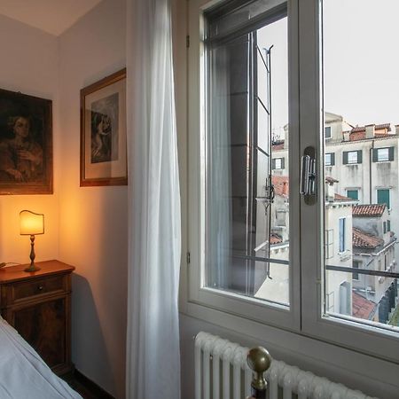 Ca' Al Giglio - Appartamento Vista Canale Venedig Exteriör bild