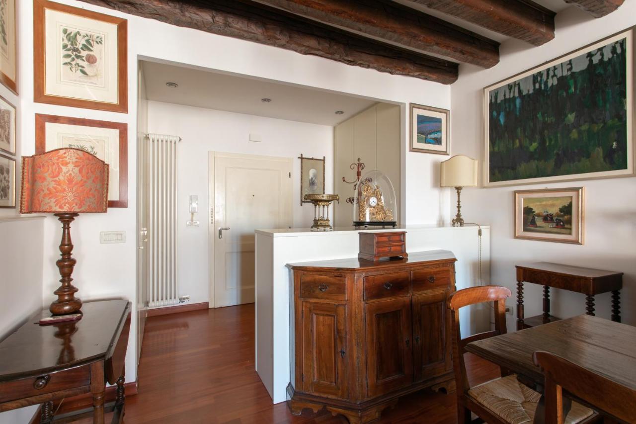 Ca' Al Giglio - Appartamento Vista Canale Venedig Exteriör bild