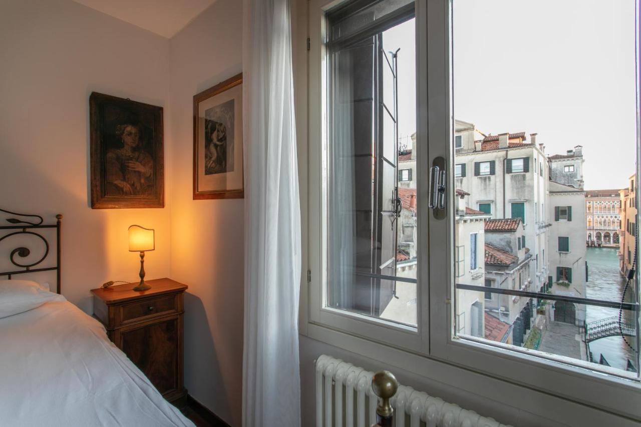 Ca' Al Giglio - Appartamento Vista Canale Venedig Exteriör bild