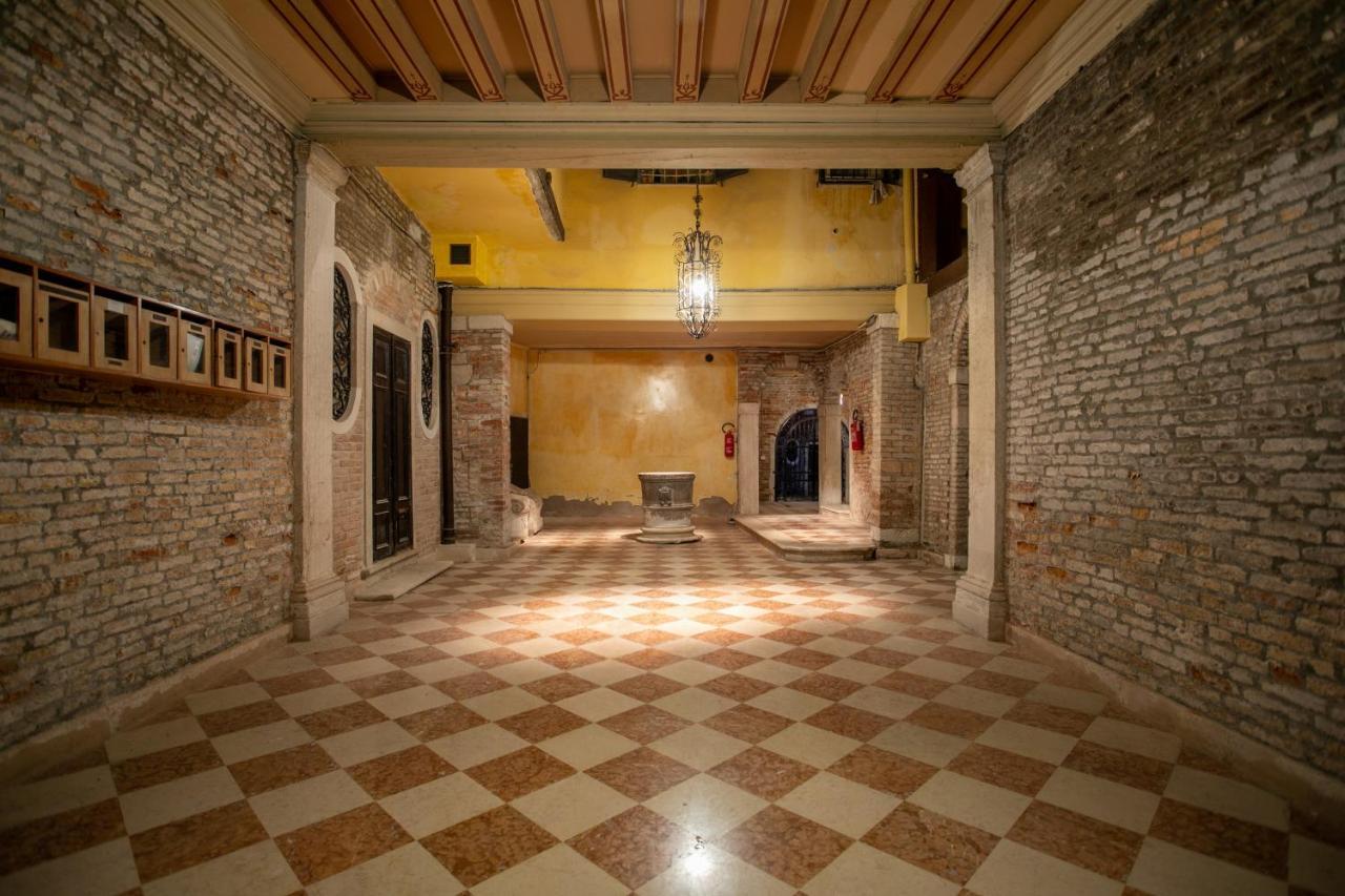 Ca' Al Giglio - Appartamento Vista Canale Venedig Exteriör bild